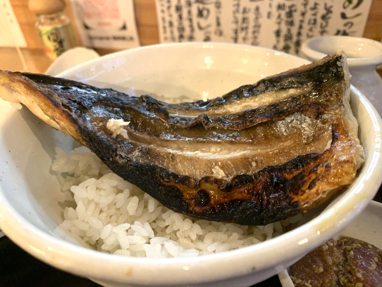 水道橋「さばめしの鯖匠」ランチ実食|ザクザク崩して混ぜて完成する、音まで旨い名物鯖めし | ほろ酔い散歩