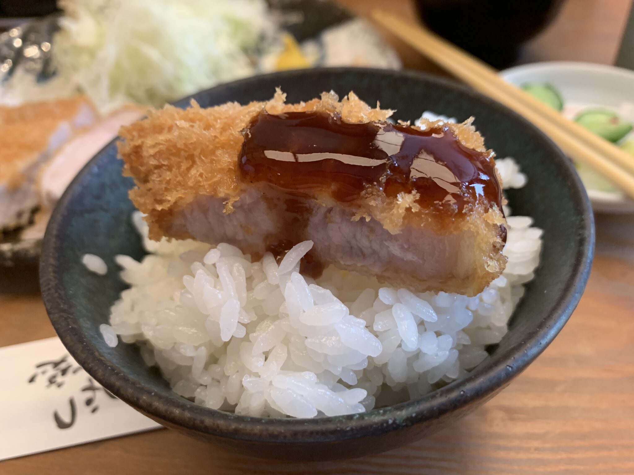 高田馬場「とんかつ ひなた」毎日行列が出来る名店！少しお得なランチメニューから三元豚を注文 ほろ酔い散歩