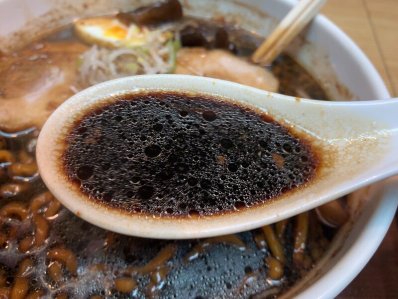札幌「いそのかづお」漆黒のスープ