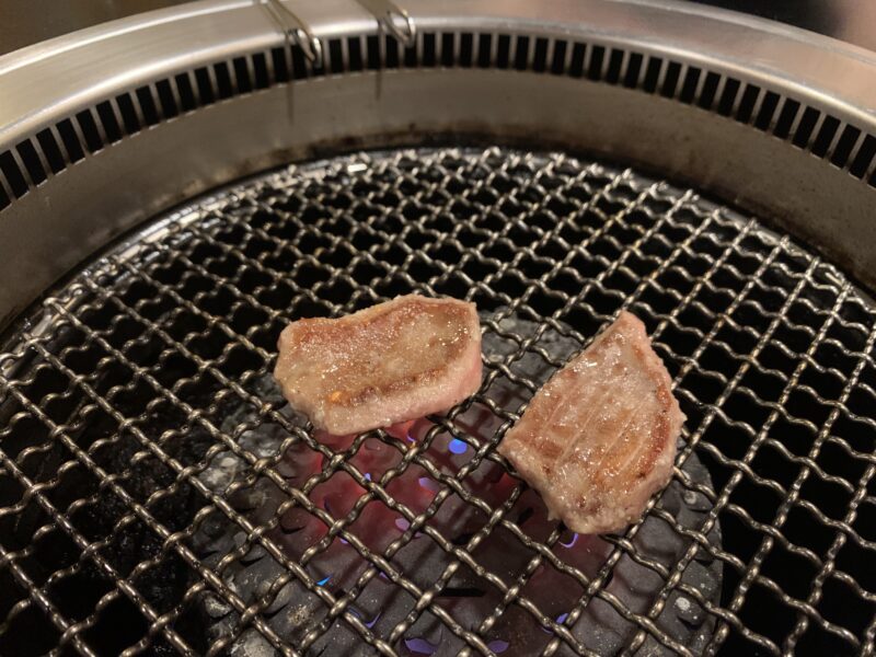 中野「焼肉食道かぶり」肉厚の上タン塩