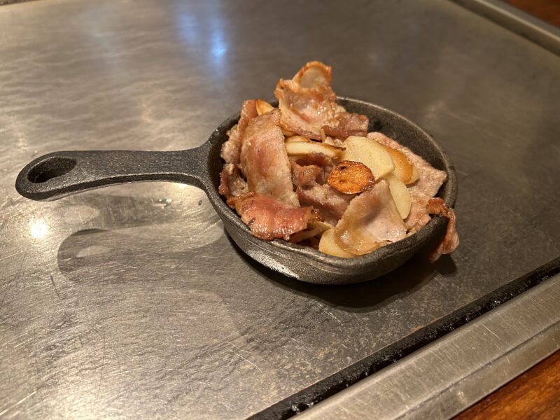 下北沢「広島焼HIROKI」豚肉とニンニクのスタミナ焼き