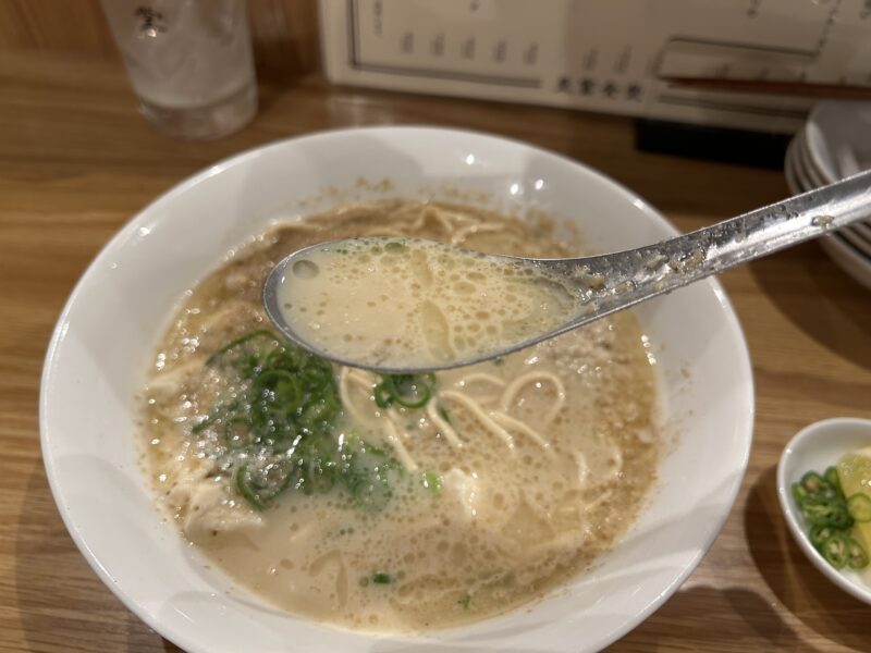 恵比寿豆腐食堂」豆腐白湯麺（スープ）