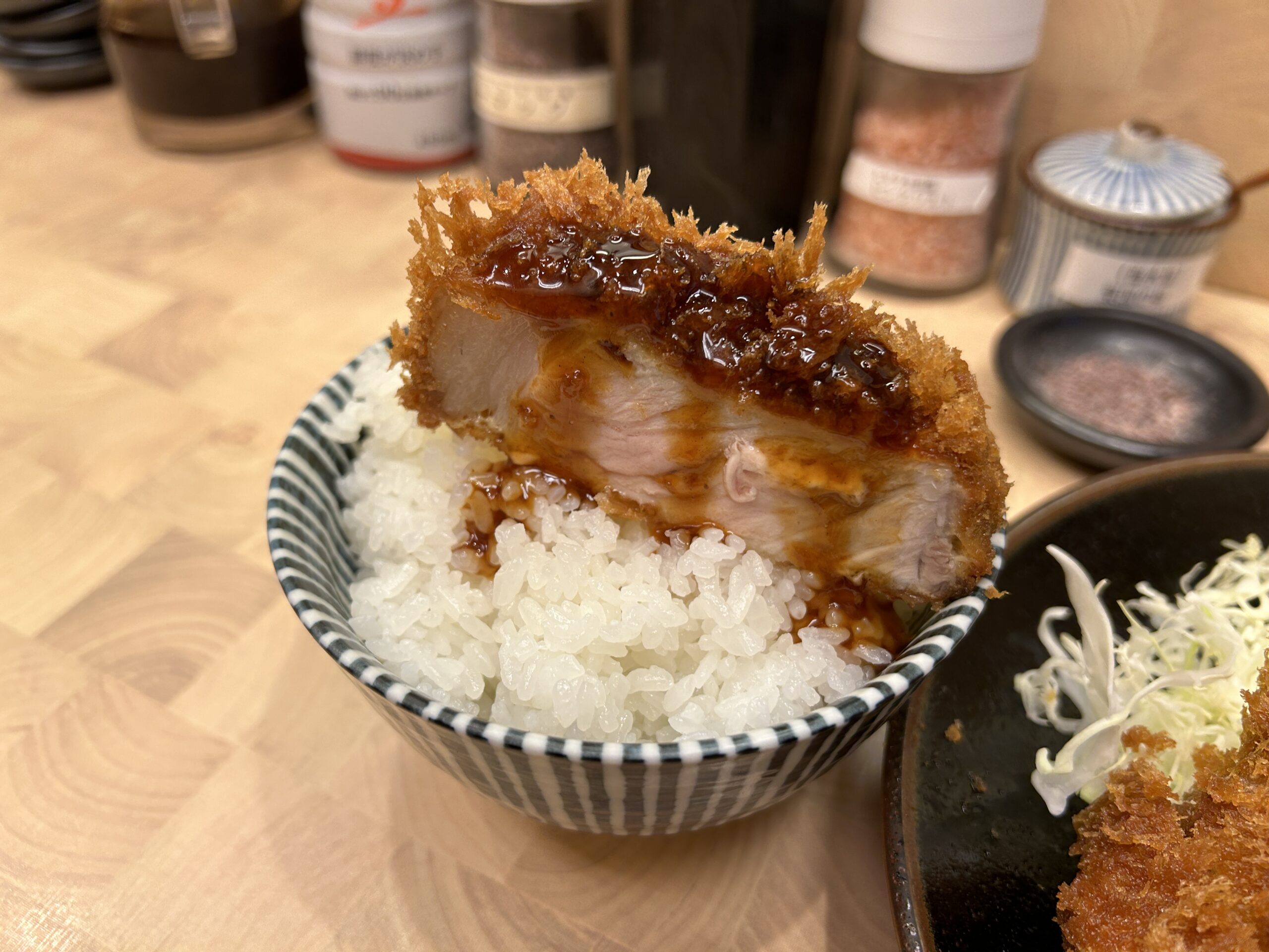 蒲田本店「とんかつ檍（あおき）」上ロースカツ＆ソース