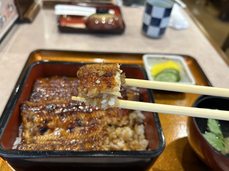 浜松「丸浜」フワフワ食感の鰻蒲焼