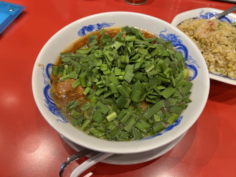 大塚「幸龍軒」モツニラあんかけラーメン