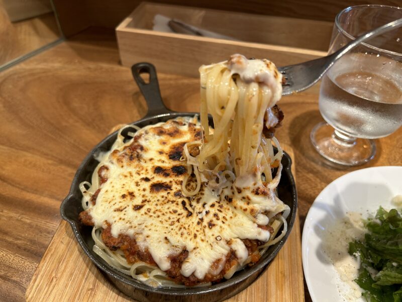 登戸「d to dot cafe」ボルケーノチーズミート生パスタ