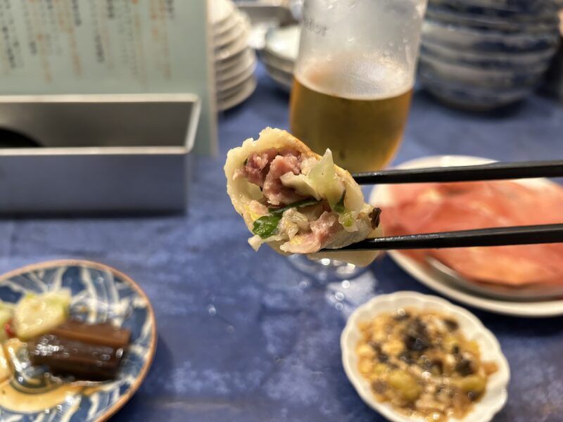 国分寺「一軒目中華サルバドール」焼き餃子（断面）