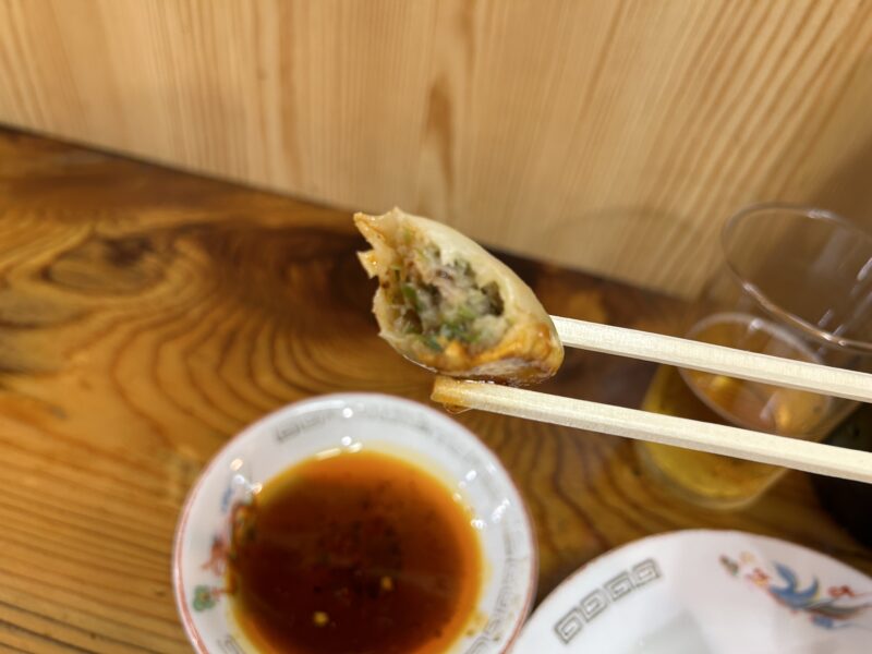 両国「餃子会館 磐梯山」焼き餃子（断面）