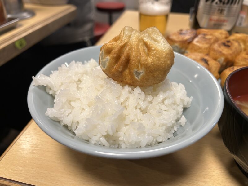 巣鴨「ファイト餃子」焼き餃子オンザライス