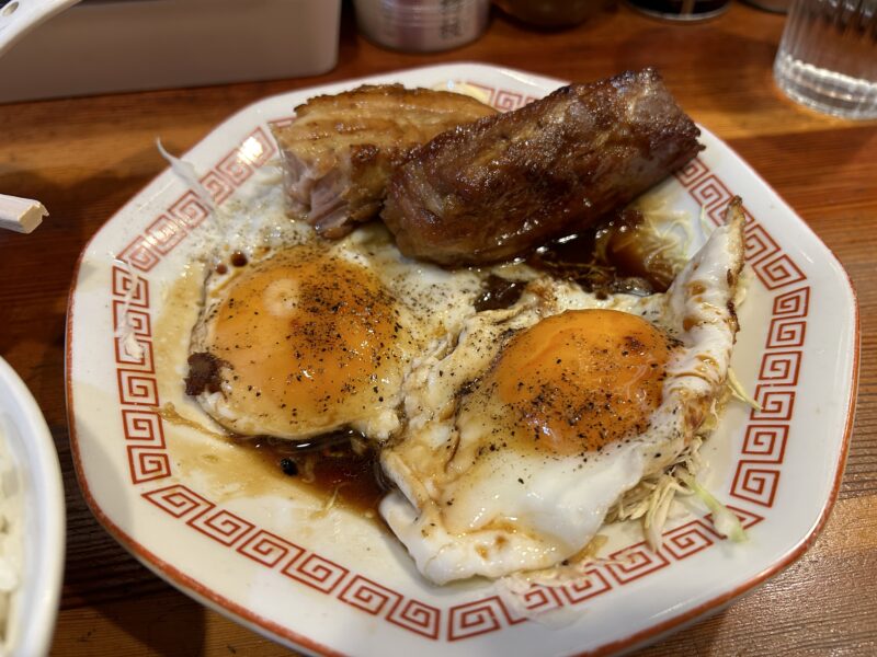 練馬「安ざわ屋」半熟玉子が食欲をそそる