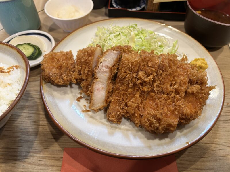 大塚「とんかつ三節」上とんかつ（断面）