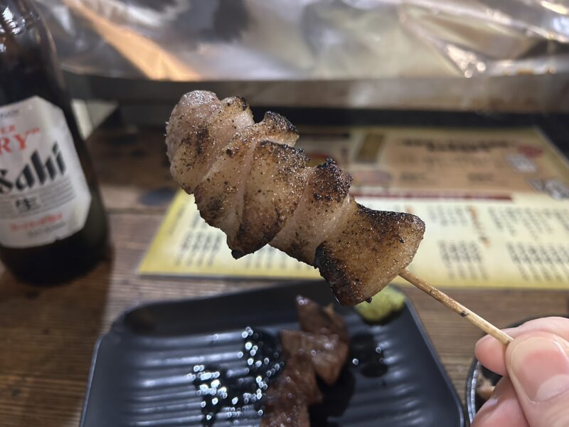 秋葉原「もつ焼き元気本店」カシラ串