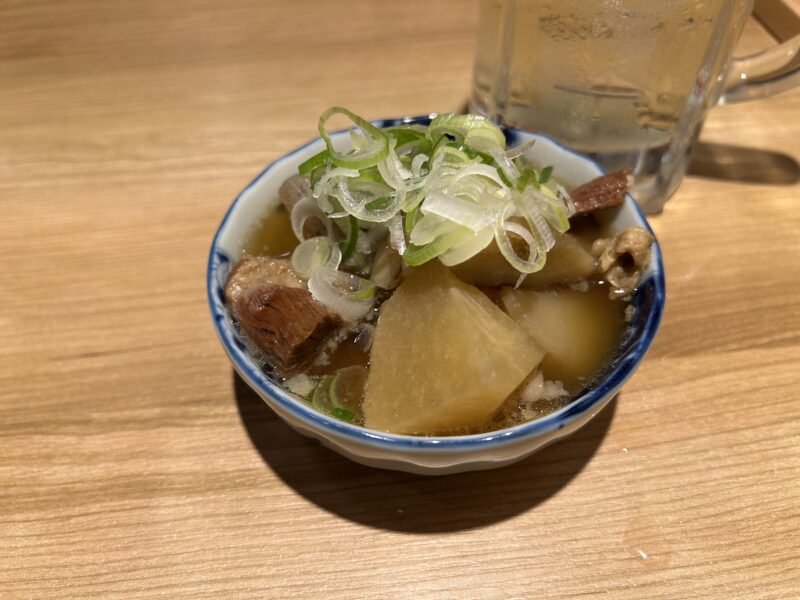 五反田「大穴(ダイアナ)」出汁を飲みながら酒が進む牛すじ煮込み
