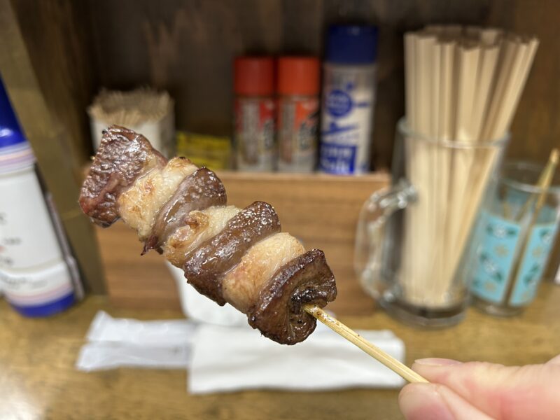 中野「もつ焼き たっちゃん」上品でコクのある独特な旨味チレ串