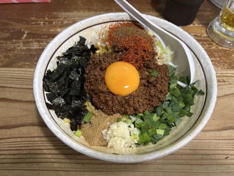 練馬「麺酒やまの」刺激的な辛さが癖になる【辛いまぜそば】