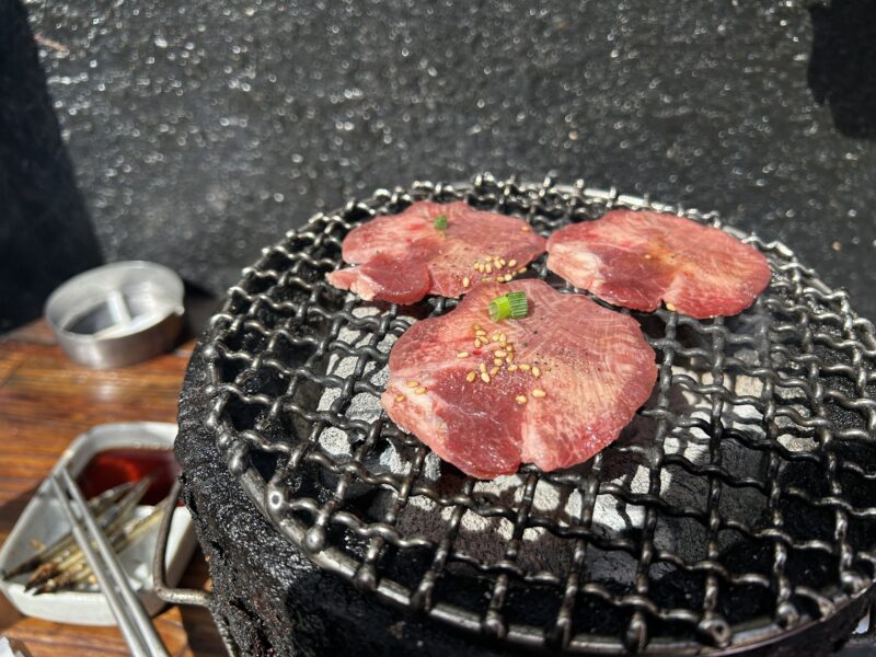 野毛「大夢」タン塩焼肉好きなら外せない一皿)