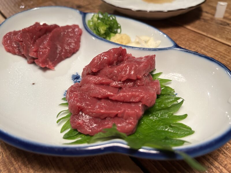 高円寺「山形料理と地酒 まら」馬刺し