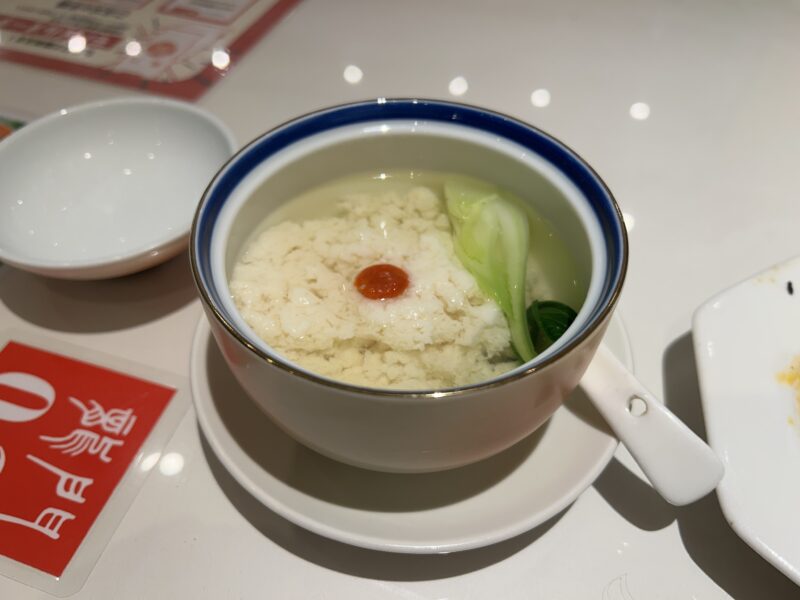 目黒「本場四川料理龍門」澄み渡る琥珀色のスープと優しい食感が絶妙