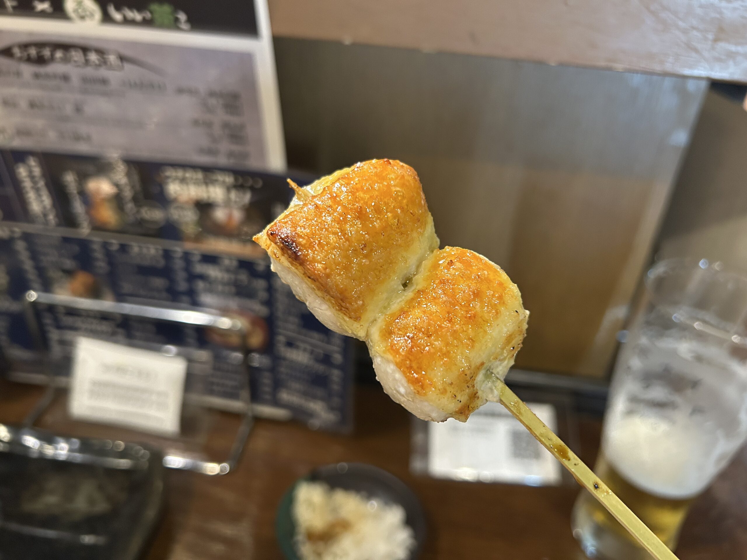 門前仲町「ヒナイスタンド」弾ける旨味＆映えるビジュアル【むね皮】
