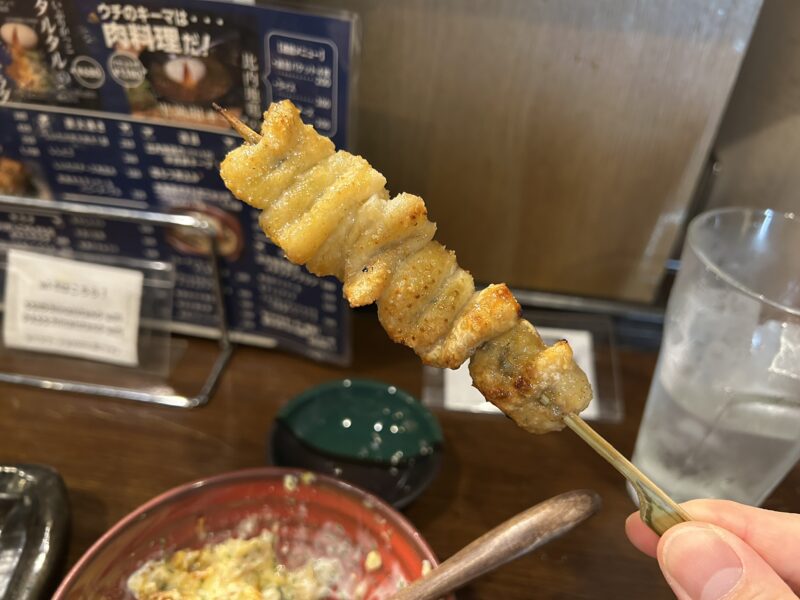 門前仲町「ヒナイスタンド」噛めば噛むほど旨味が滲み出てくる【皮】