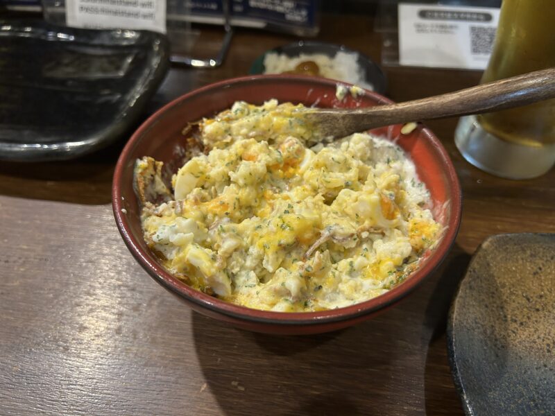 門前仲町「ヒナイスタンド」ふわりと立ち上るスモーキーな香りが特徴的なポテサラ