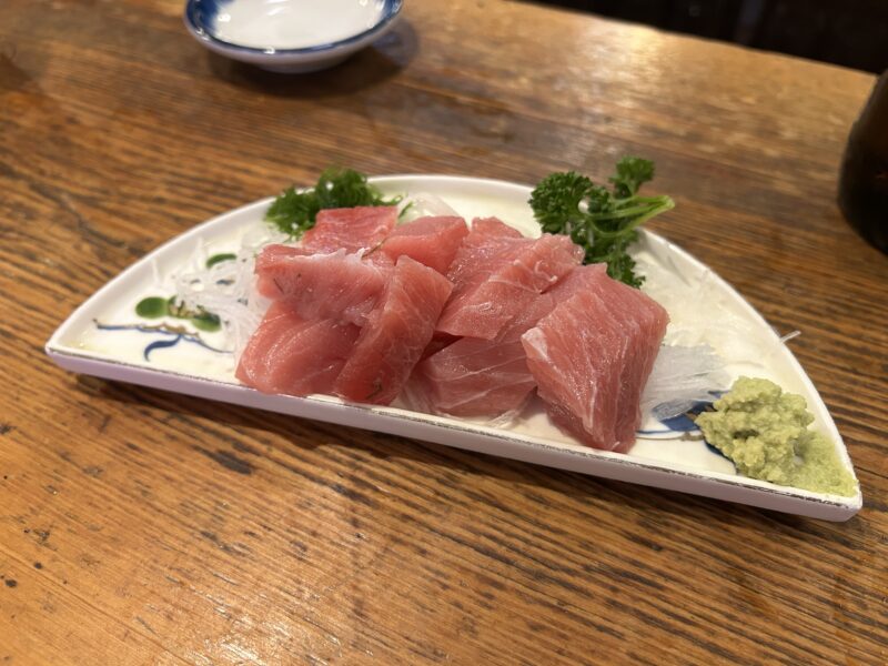 門前仲町「魚三酒場」とろける脂と噛みしめる旨みと衝撃【トロぶつ】
