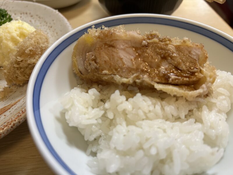 御徒町「とん八亭」肉汁×醤油＝日本人の本能に訴える味