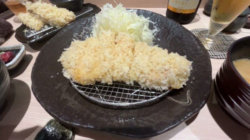 飯田橋「憲進」低温調理で丁寧に揚げられた真っ白な衣の“ロースカツ”