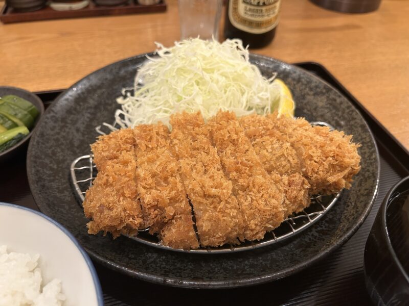 代々木上原「とんかつ武信」林SPFポークの旨みがを閉じ込めたロースかつ