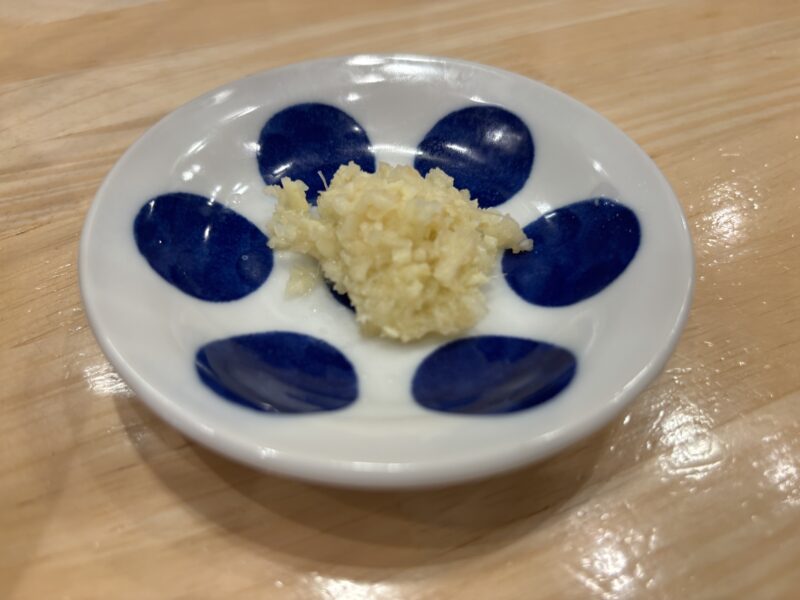 国分寺「鶏そばムタヒロ2号店」濃厚なスープの味わいに合わせる味変の刻み生姜