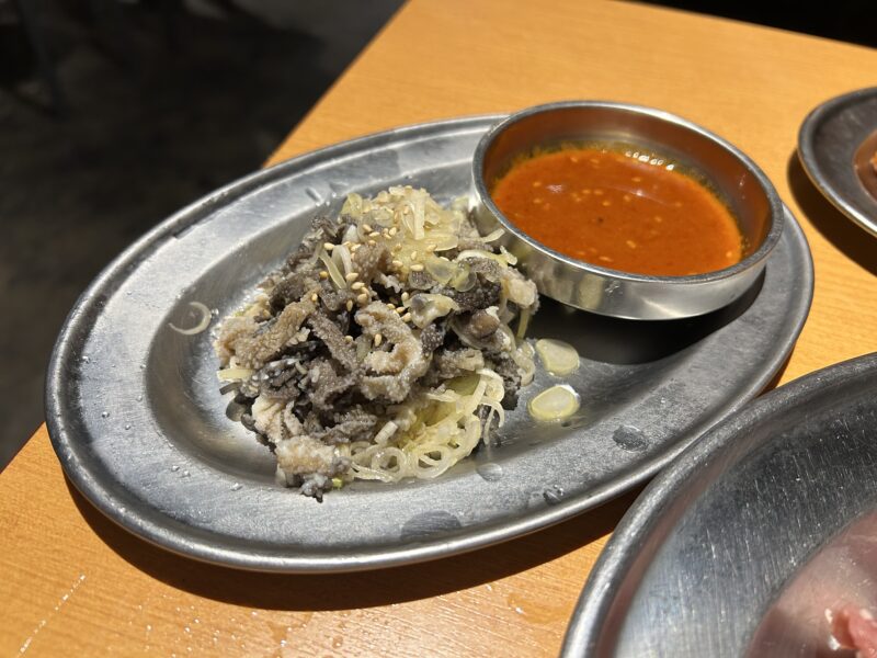 下北沢「ホルモン青木」店全体の鮮度管理の実力が分かる【センマイ刺し】