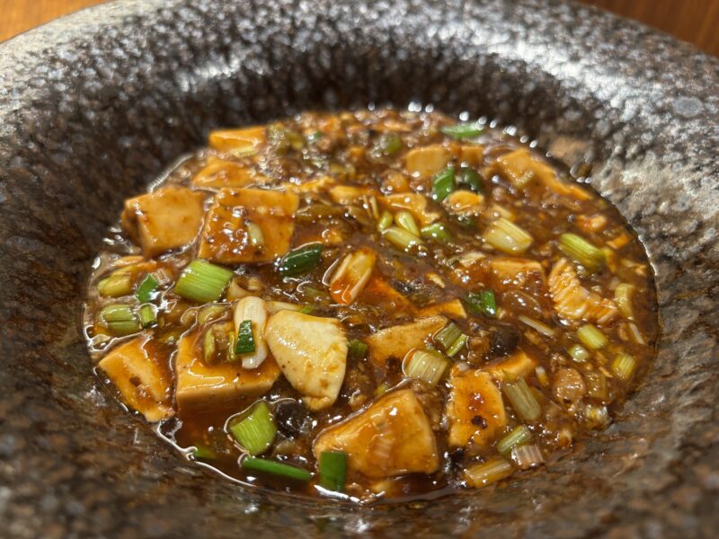 代々木上原「日々の中華食堂」豆豉の旨みとネギの香りが素敵な【四川麻婆豆腐】