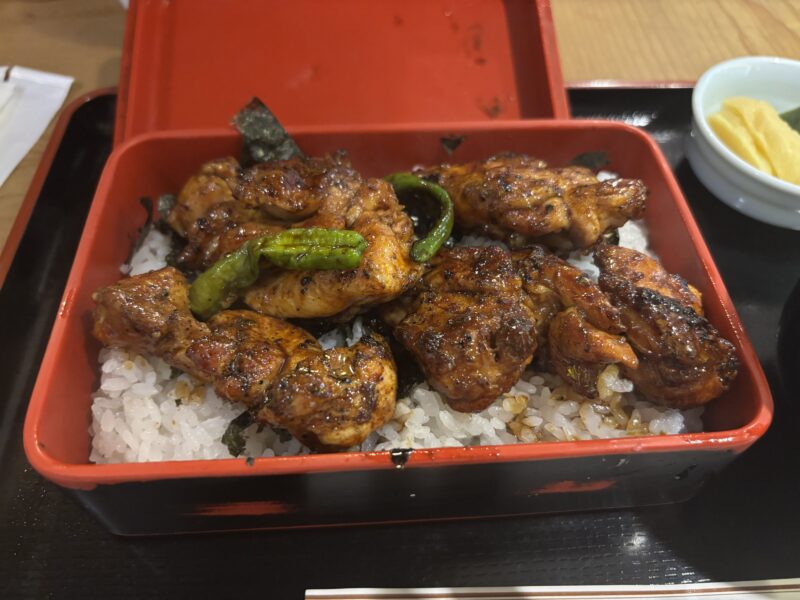 人形町「おが和」ランチ時の一番人気メニューは【焼鳥重】