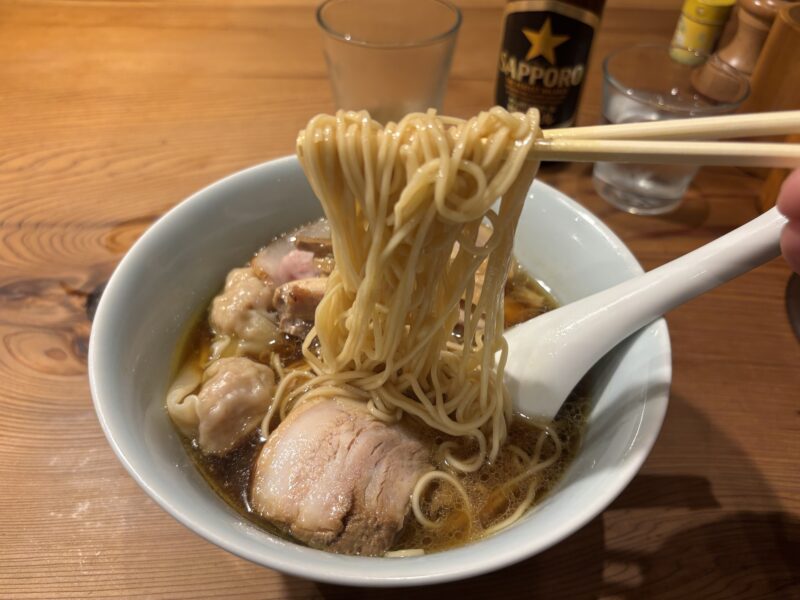 狛江「しば田」スープと“会話”しているかのような麺
