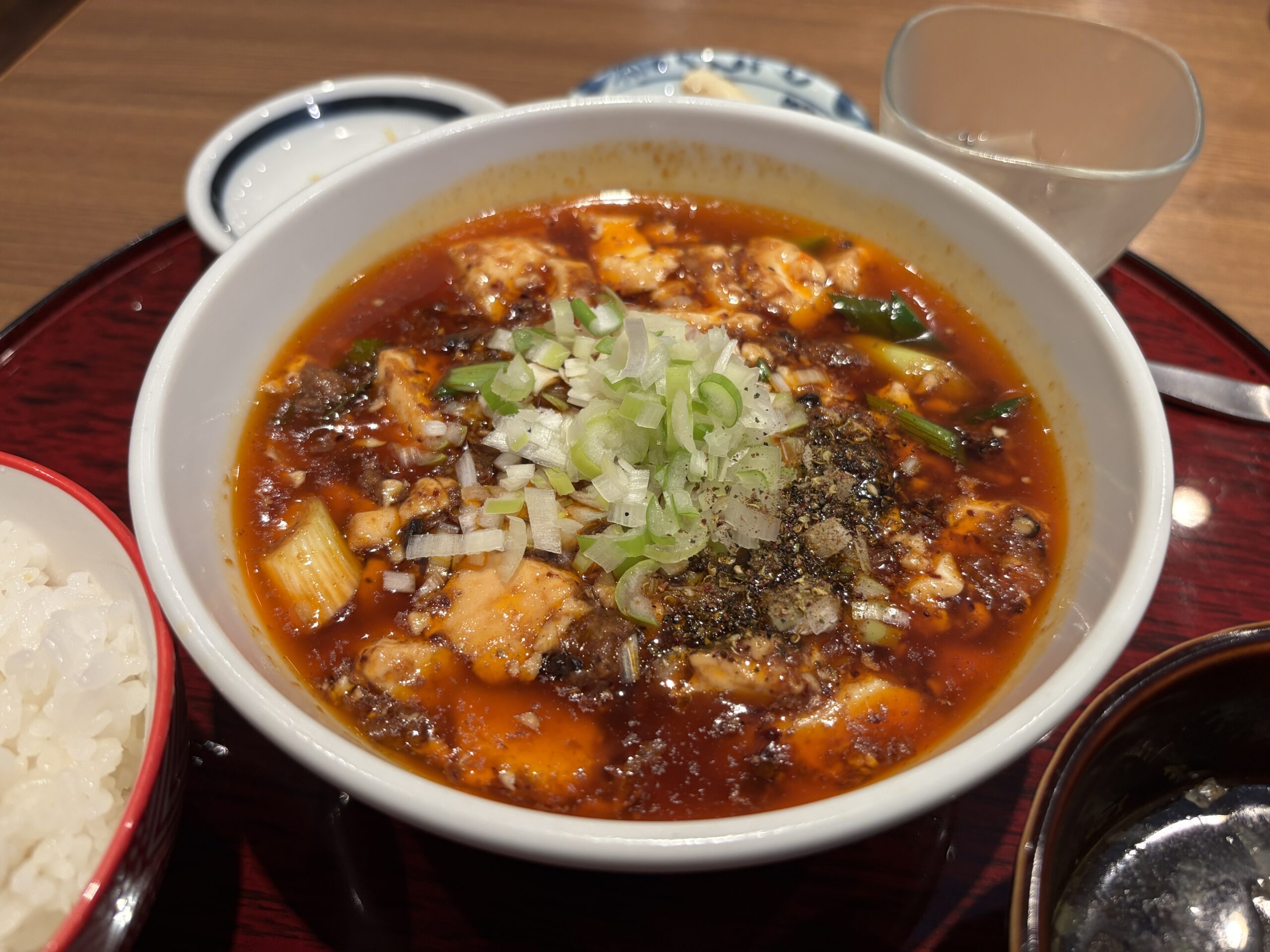 狛江「OREG-A-YUTAKA食堂」真紅のラー油と追い花山椒の香り