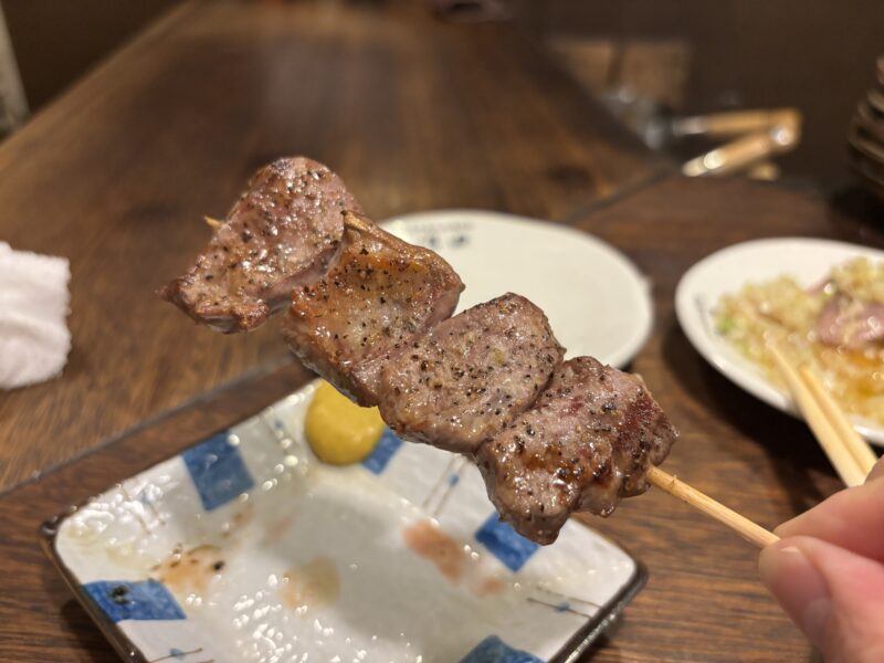 新宿「もつやき処 沼田」モツで勝負する酒場が提供する噛むほどに旨い【ハツ串】