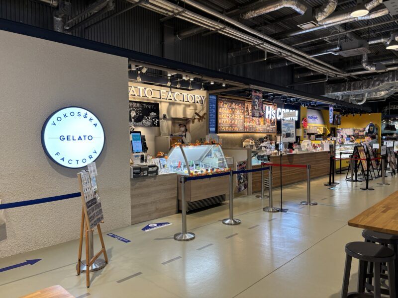 横須賀「ジェラートファクトリー」ズラリと並ぶスイーツ店でひときわ目を引く人気店