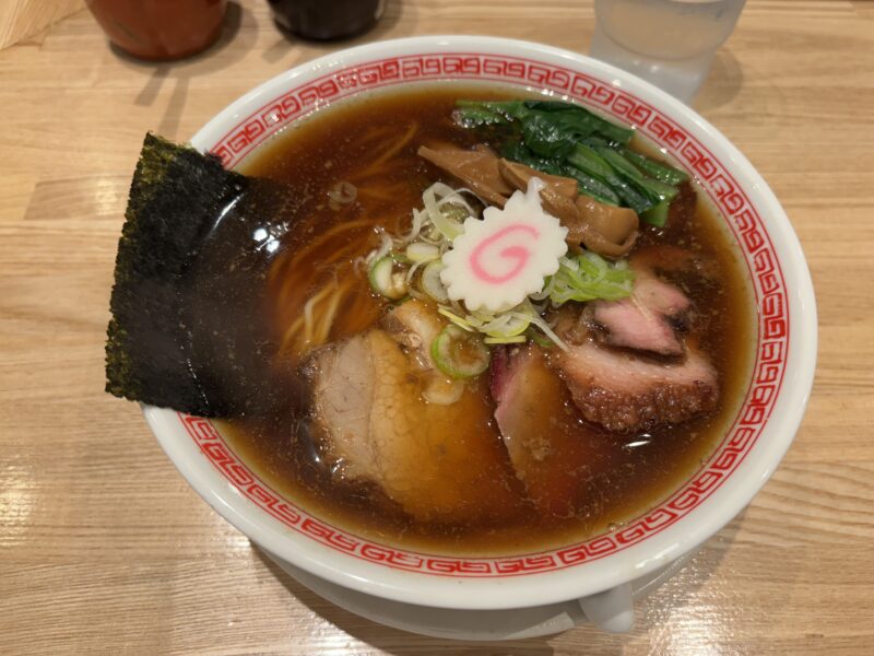 中目黒「麺や みかん」二種類のチャーシューが圧巻の存在感を放つ【MIX中華そば】