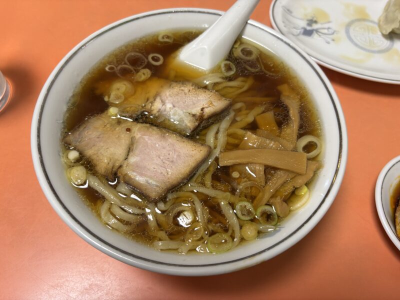 野方「十八番(おはこ)」優しい旨味でホッとする【醤油ラーメン】