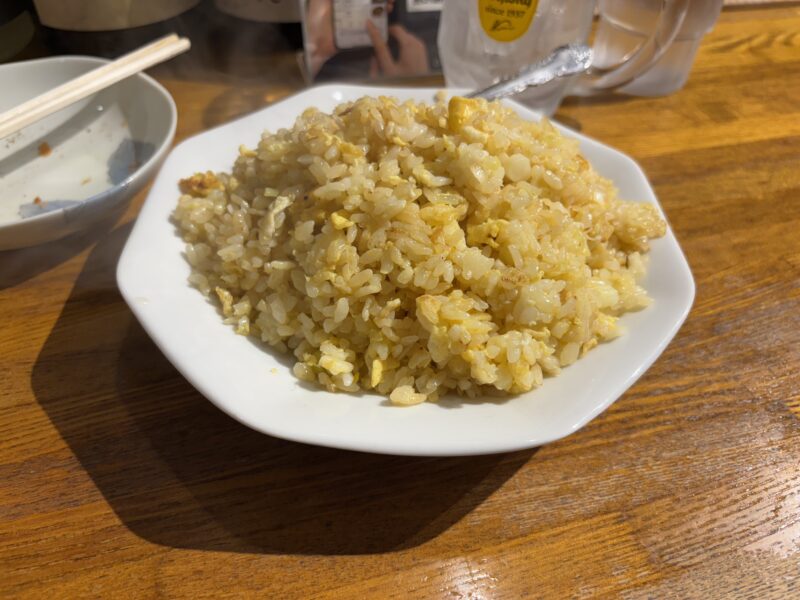 御茶ノ水「真実一路」香ばしい香りと軽い口当たりが魅力的な黄金チャーハン