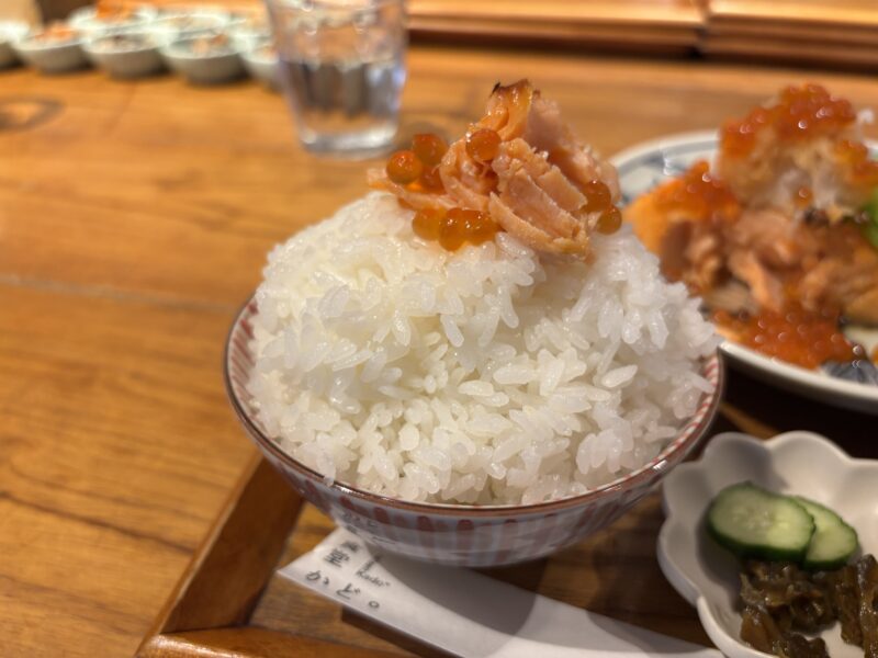 三軒茶屋「食堂かど。」炊きたての新潟県岩船産コシヒカリが止まらない