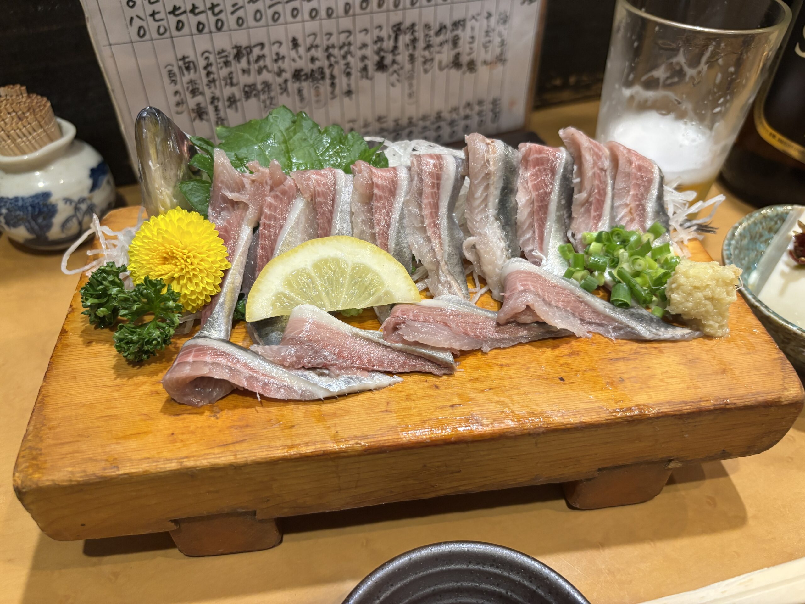 大井町「だるまや」切り立ての旨さに驚くイワシの刺身