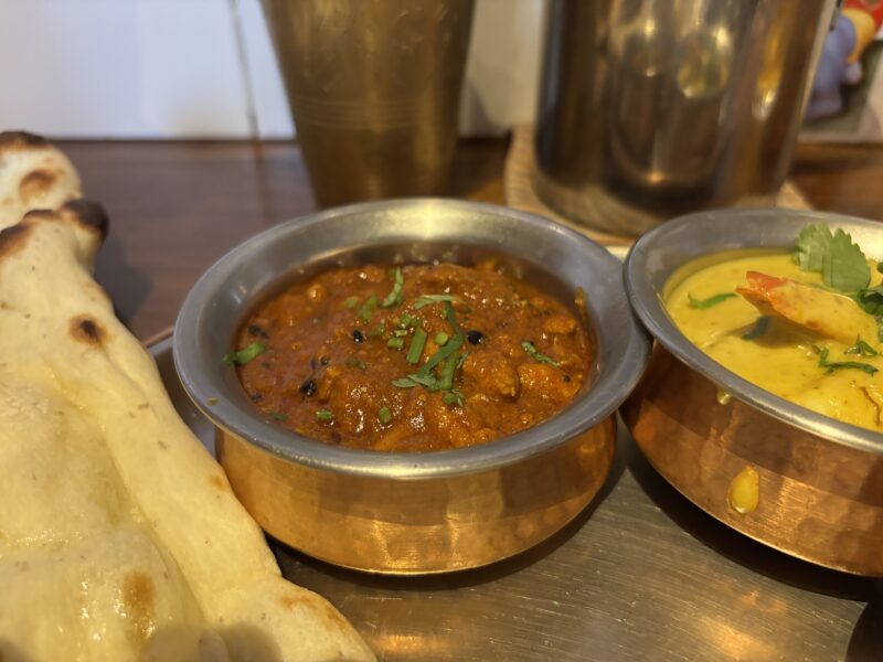 三軒茶屋「シバカリーワラ」ポークキーマチャーリーはレモンピクルスの爽快感が刺激的