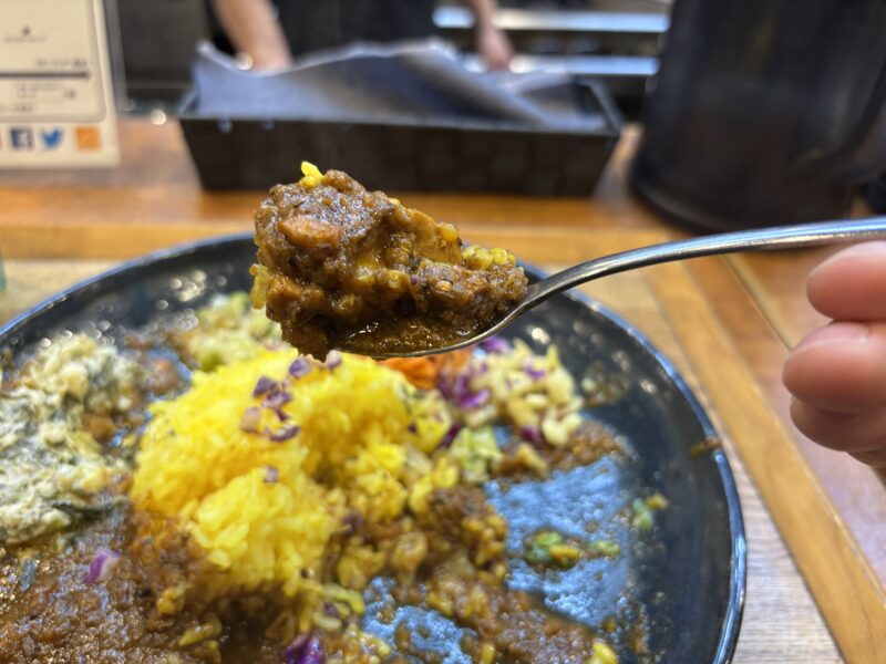 高円寺「ホールスパイスカレー青藍」スパイスを炒めるときの音だけがふっと耳に入ってくる