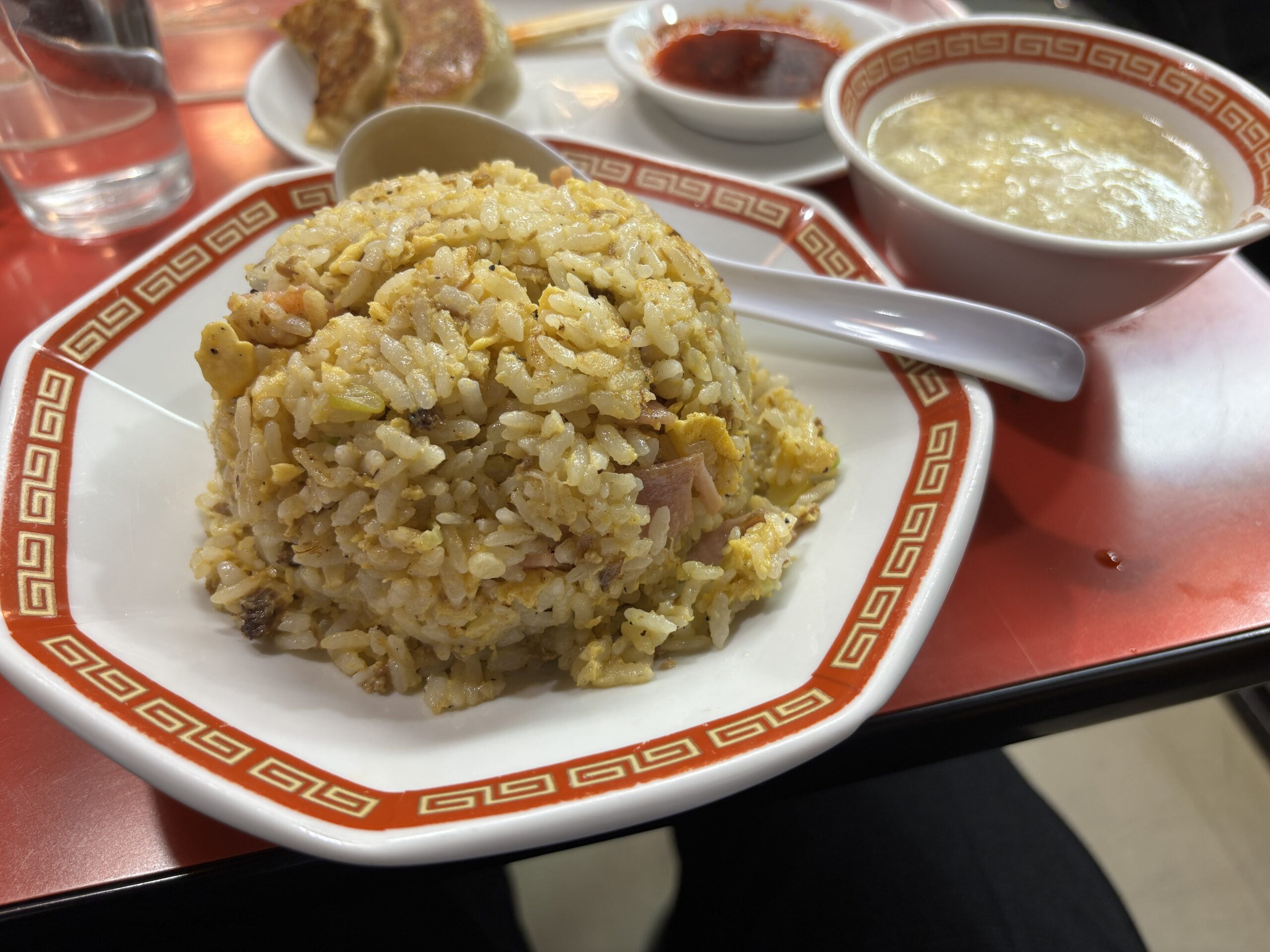 大井町「永楽」パラパラ系とシットリ系のちょうど中間の食感がこ気味いいチャーハン