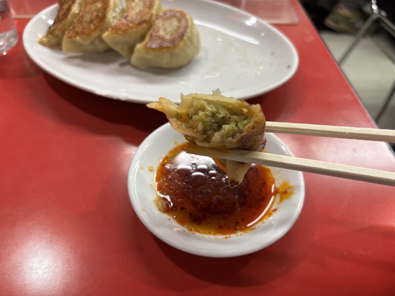 大井町「永楽」餡がギッシリ詰まった焼き餃子