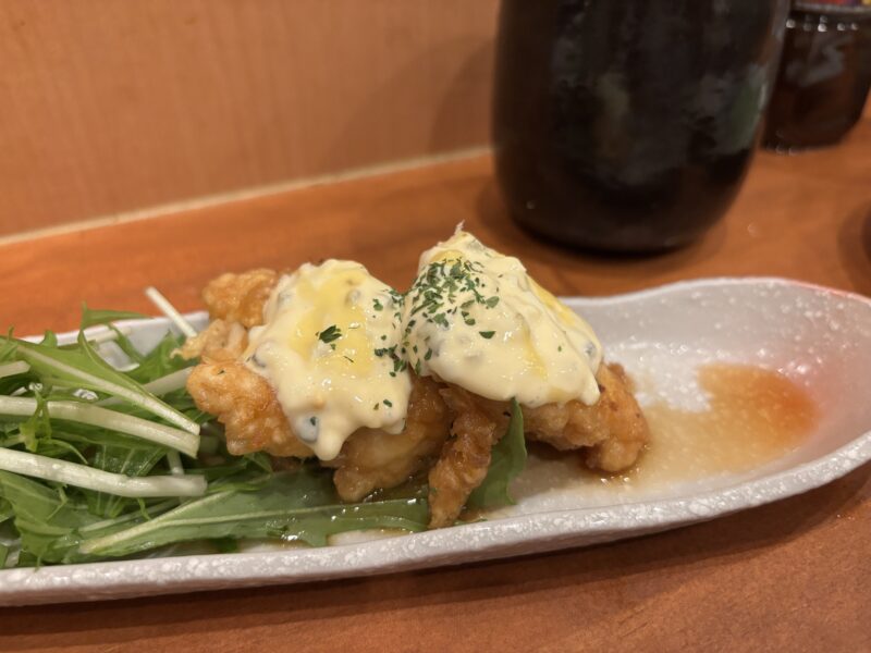 大久保「釣りあじ食堂」ミニチキン南蛮｜一人飲みでも頼みやすい良アテ