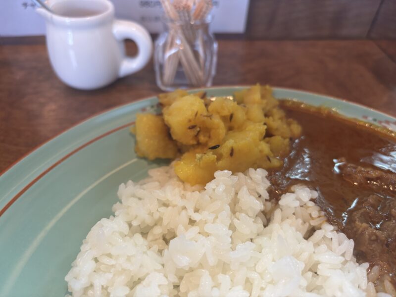 新橋「ザ・カリ」舌を一度リセットしてくれる主張控えめのマッシュポテト