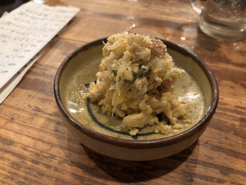吉祥寺「火弖ル」燻製玉子が食感と香りを支配する“ポテサラ”