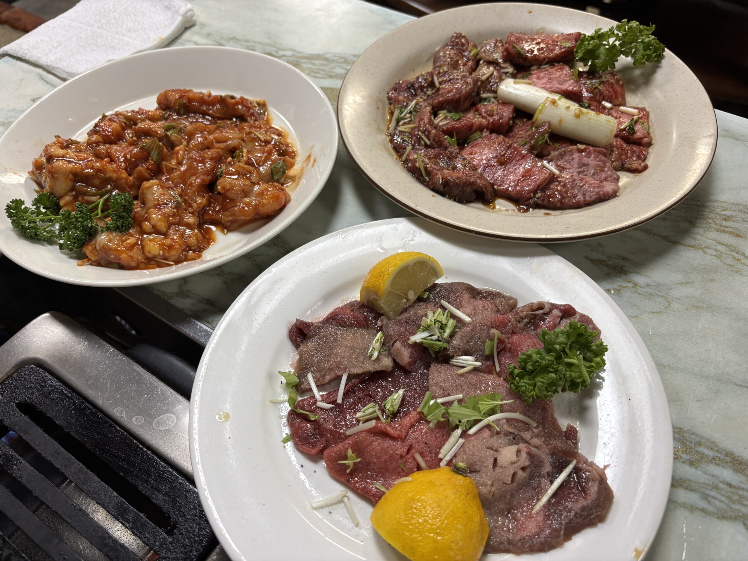 中野・新井薬師「中野苑」人気メニュー勢ぞろい【上タン塩・カルビ・ロース】